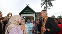 Capres nomor urut 3 Ganjar Pranowo melakukan kunjungan ke Eks Istana Kesultanan Bima (Museum Asi Mbojo) di Kabupaten Bima, Nusa Tenggara Barat (NTB) pada lawatan kampanyenya, Sabtu (2/12/2023) (Istimewa)