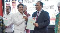 Wamen ATR/BPN Raja Juli Antoni menyerahkan sertipikat itu secara langsung dan diterima oleh Pimpinan Gereja Indonesia (PGI), Pdt Renova Jhony Sitorus pada Rabu 8 Februari 2023.(Ist)