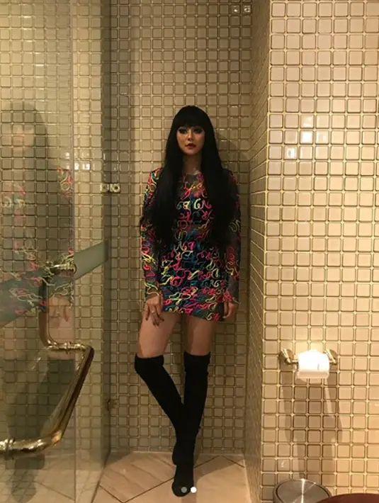 Selain menyebut artis Aura Kasih mirip boneka hidup, sejumlah netizen juga berkomentar jika mantan kekasih Glenn Fredly tersebut mirip anime. (Instagram/aurakasih)