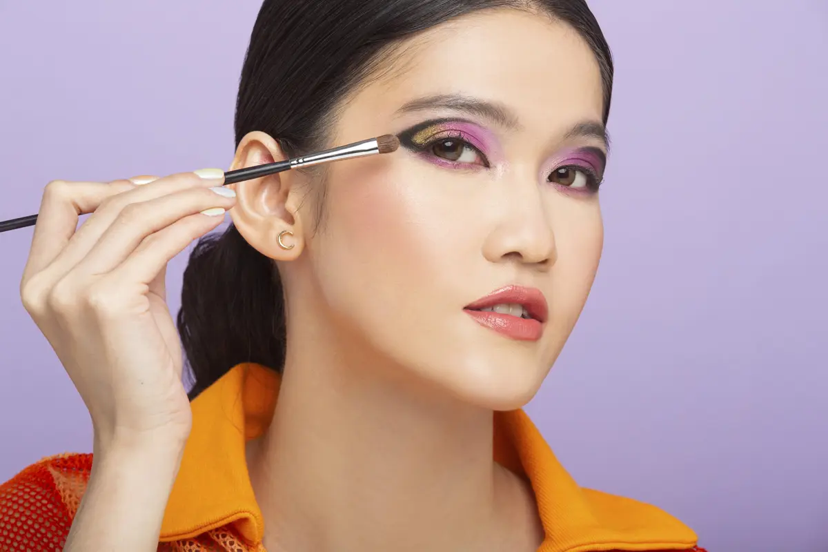 Nostalgia Manisnya Permen Jelly Lewat Koleksi Palet Eyeshadow Bernuansa Festive