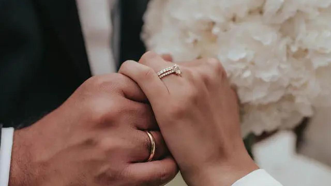 Ketahui 5 Tanda Pria yang Mencintaimu dengan Tulus dan Dalam, Bantu untuk Memulai Hubungan