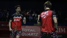 Ganda putra Indonesia, Marcus Gideon / Kevin Sanjaya, berhasil mengalahkan Li Jun Hui / Liu Yu Chen pada Indonesia Open 2019 di Istora Senayan, Sabtu (20/7). Marcus / Kevin menang 21-9 dan 21-13. (Bola.com/Vitalis Yogi Trisna)