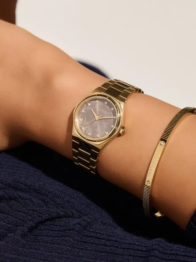 Kampanye “Moments” menghadirkan dua jam tangan terbaru