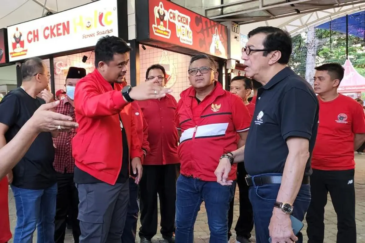 Sekjen PDI Perjuangan Hasto Kristiyanto bersama Wali Kota Medan Bobby Nasution dan Menkumham Yasonna Laoly (Istimewa)