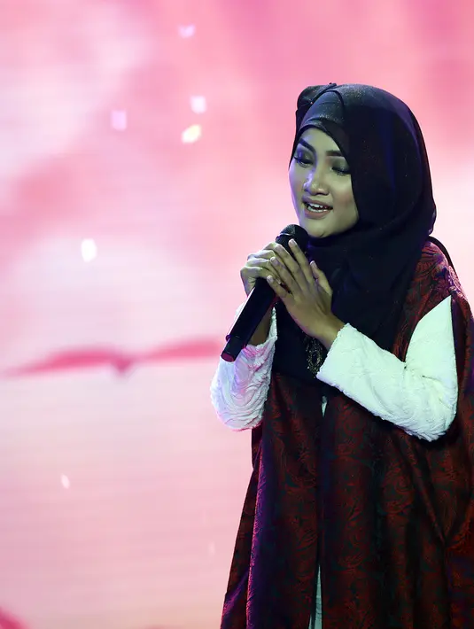 Menyiasati telat datang, ia sengaja menyuruh manajernya untuk membohongi dirinya. Satu jam dari acara sebenarnya. (Deki Prayoga/Bintang.com)