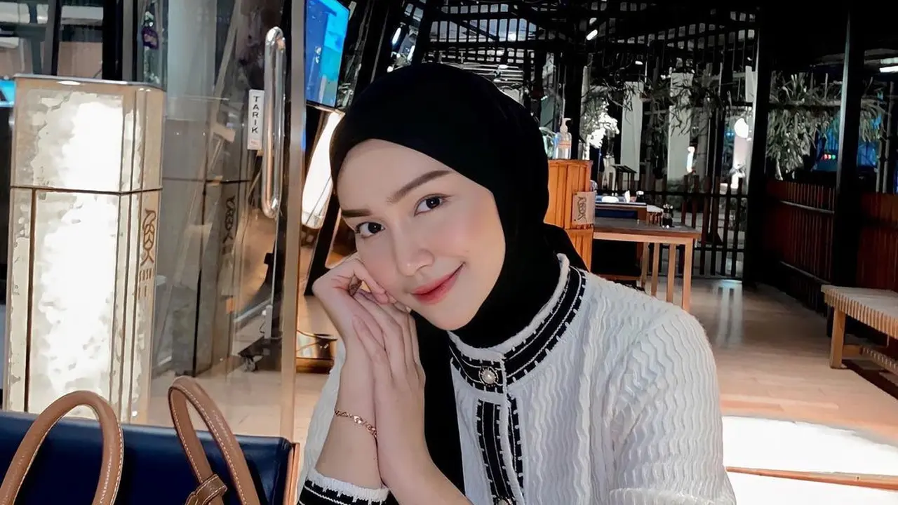 Fakta-fakta Melody Prima pilih vakum jadi artis, kini punya mobil mewah berkat influencer