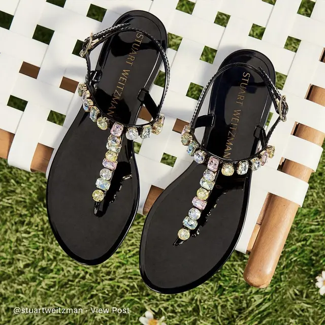 Koleksi Sepatu dan Sandal Ala Musim Gugur yang Berkelas dan Trendi oleh Stuart Weitzman