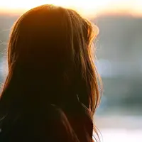 Jangan pernah menyerah dengan keadaan. Menangis merupakan hal yang sangat wajar. Tapi ingat, kamu tetap harus bangkit dari keterpurukan. 