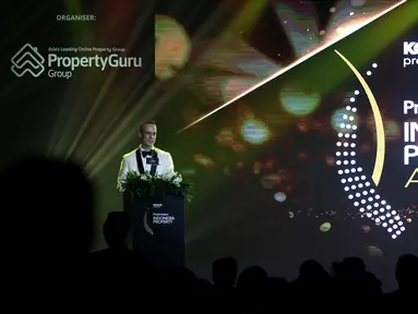 Pendiri dan Managing Director PropertyGuru Asia Property Awards, Terry Blackburn memberikan sambutan saat menghadiri acara penghargaan PropertyGuru Indonesia Property Awards 2018 di Jakarta, Kamis (20/9). (Liputan6.com/Johan Tallo)