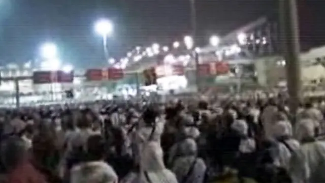 Sebagian Jemaah Calon Haji Berjalan Kaki ke Mina