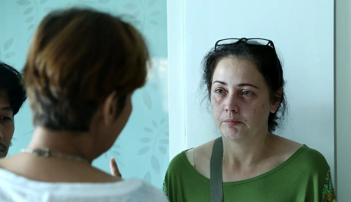 Roweina Umboh berembuk soal pemakaman James Sahertian. (Galih W. Satria/Bintang.com)