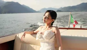 Prewedding Gege Elisa di Taman Eropa, Anggun Bergaun Putih