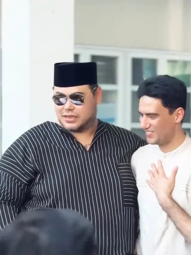 Ivan Gunawan Peletakan Batu Pertama Masjid