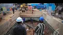 Proyek Sodetan Ciliwung di Jalan Otista 3 menuai masalah, Jakarta, Minggu (10/8/2014) (Liputan6.com/Faizal Fanani)