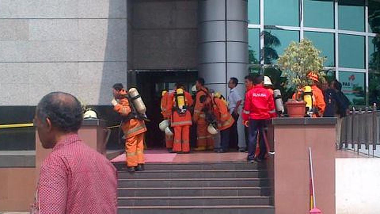 Gedung Elnusa keluarkan asap hitam, karyawan dievakuasi