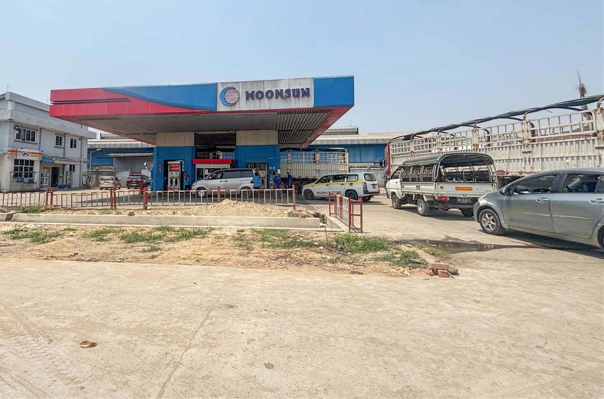 FOTO: Myanmar Batasi Pembelian Bahan Bakar dan Terapkan Sistem Hari Bergantian