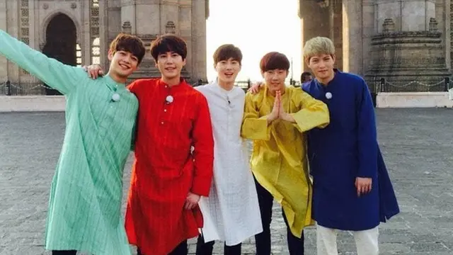 Potret seleb Korea pakai baju koko