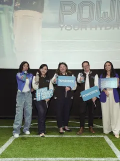 Rehidrasi menggunakan kombinasi elektrolit seperti POWERADE akan membantu tubuh mempertahankan keseimbangan internal. (Foto/dok: Coca Cola Indonesia)