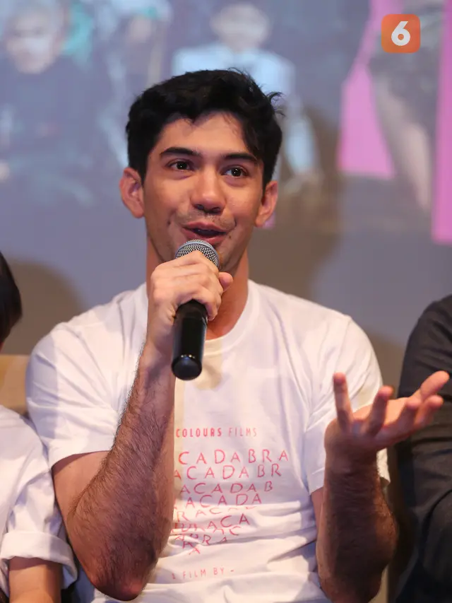 [Fimela] Reza Rahadian