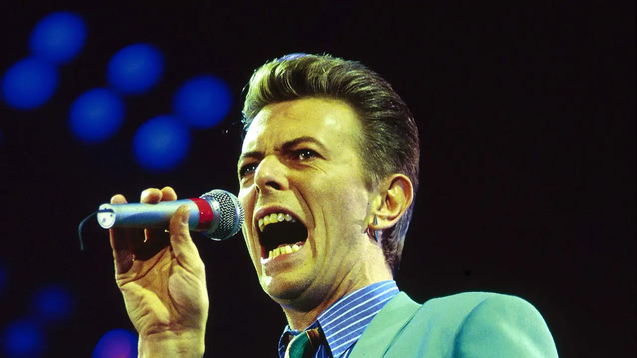 Ini 6 Tren Fashion yang Benar-Benar David Bowie!
