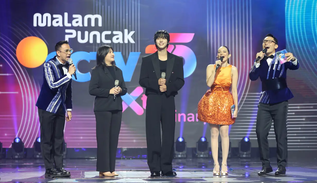 Aktor asal Korea Selatan itu datang dan menyapa langsung para penggemar setianya yang hadir pada malam puncak HUT SCTV 35. (Kapanlagi.com/Budy Santoso)