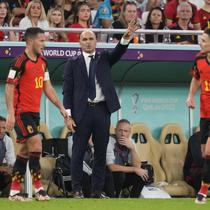 Eden Hazard dan adiknya, Thorgan, dalam pertandingan Belgia versus Maroko di Piala Dunia 2022. (AP/Frank Augstein)