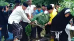 Dibekali kecerdasannya, Dr Oz Ryan Thamrin mampu menguasai ilmu kedokteran melebihi dokter umum lainnya. 