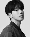 Lihat di sini beberapa potret gaya gagah Nam Joo Hyuk yang baru hebohkan fans setelah kawal Presiden Korsel pakai seragam militer.