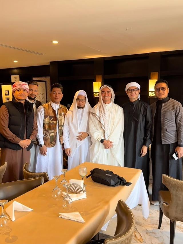 Akad Nikah Zumi Zola dan Putri Zulhas