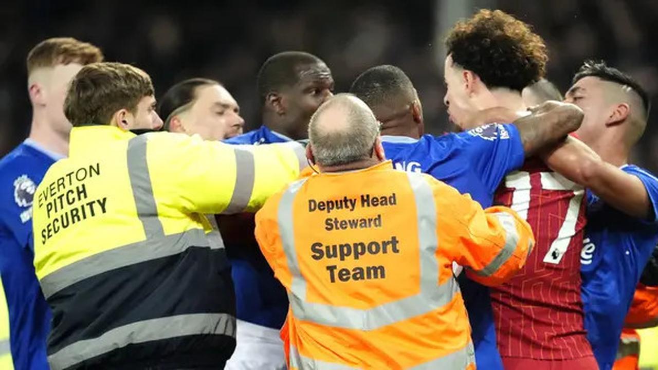 Kata Rio Ferdinand soal Amarah Curtis Jones kepada Doucoure di Laga Everton Vs Liverpool: Pernah di Posisi Itu