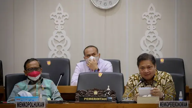 Menko Perekonomian Airlangga Hartarto menyampaikan Pokok Penjelasan Pemerintah Mengenai Daftar Inventarisasi Masalah atas RUU tentang Perubahan Kedua UU Nomor 12 Tahun 2011 Tentang Pembentukan Peraturan Perundang-Undangan Badan Legislasi DPR. (ekon.go.id)