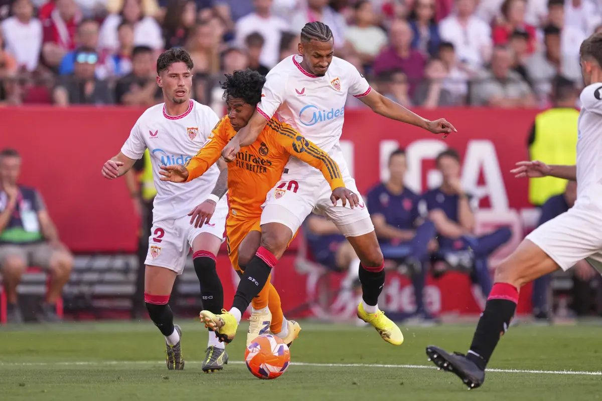 Djibril Sow vs Endrick