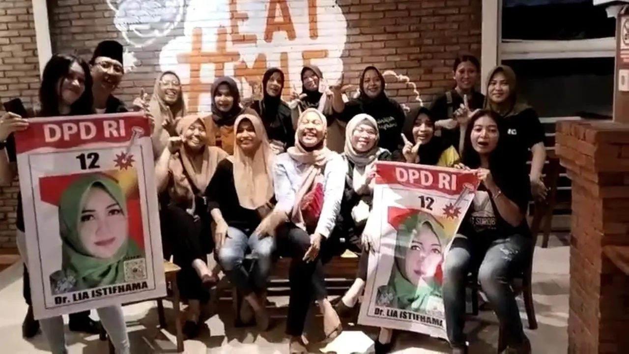 Kelompok pendukung caleg DPD Jatim Lia Istifhama. (Istimewa)