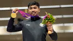 Lalu dua medali perunggu nomor 10m running target putra beregu dan 10m running target mixed run beregu. Semua itu, dia peroleh dalam dua hari beruntun pada 25-26 September. (AP Photo/Aijaz Rahi)