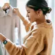Ilustrasi memilih pakaian yang sustainable fashion/Copyright pexels.com/Liza Summer