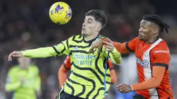 Kai Havertz sukses mengeluarkan kelebihannya dalam hal mencari posisi dan membongkar pertahanan lawan. Pemain asal Jerman itu turut mencetak satu gol yang membuat Arsenal menyamakan skor. (AP Photo/Ian Walton)