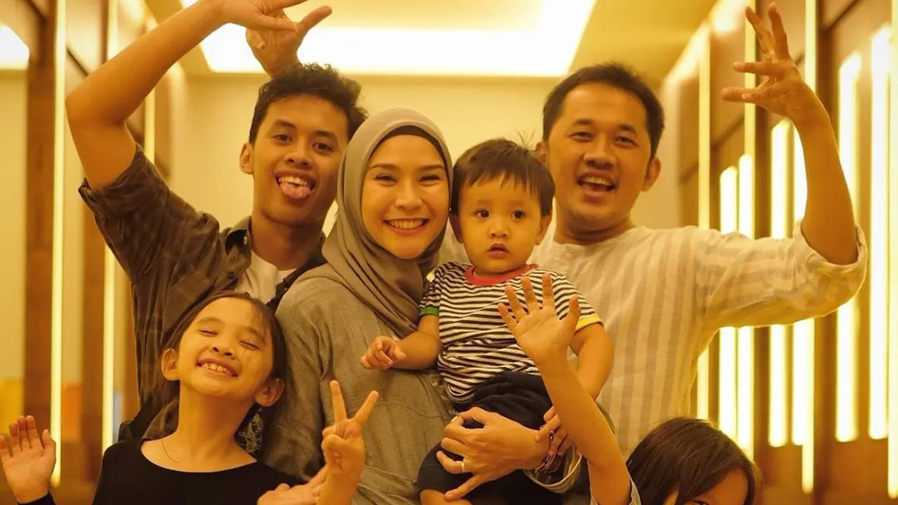 7 Potret Zaskia Adya Mecca dan Anak Sambungnya, Klarifikasi Tudingan Netizen