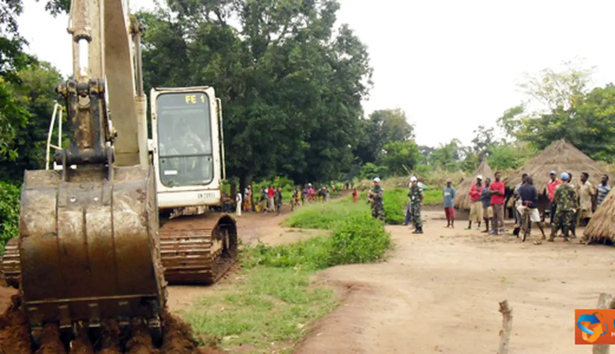 Citizen6, Kongo: Prajurit TNI yang tergabung dalam Satgas Kizi TNI Konga XX-H/MONUSCO, membangun jalan Dungu-Duru sepanjang 94 Km. (Pengirim: Badarudin)