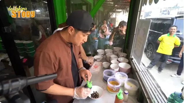 7 Potret Desain Warung Bakso Irfan Hakim, Luas dengan Area Makan Outdoor