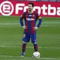 Bintang Barcelona Lionel Messi saat laga melawan Valencia pada lanjutan Liga Spanyol di Camp Nou, Sabtu (19/12/2020). (AP Photo/Joan Monfort)
