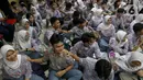 Para pelajar Sekolah Menengah Atas (SMA) Negeri 70 Jakarta saat mengikuti sosialisasi pencegahan perundungan, Selasa (27/2/2024). (Liputan6.com/Herman Zakharia)