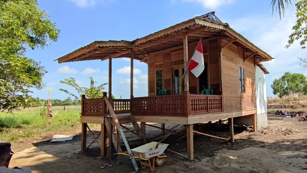 Rumah dan Surat Tanah untuk Pasutri di Ogan Ilir yang Tinggal di Kandang Ayam