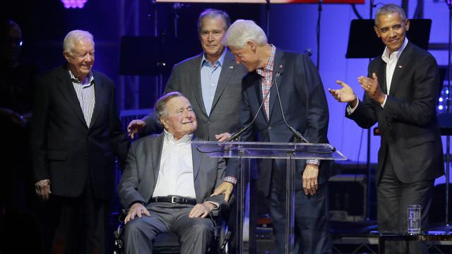Lima Mantan Presiden AS Tampil Kompak Dalam Konser Amal