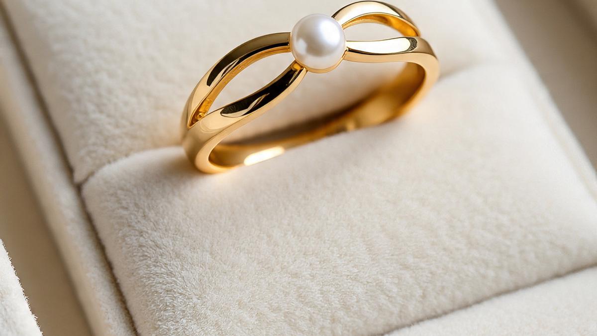 8 Rekomendasi Cincin Emas Hollow Premium Ringan dan Stylish untuk Harian