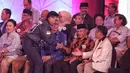 Politisi Partai Nasdem Johnny G Plate bersalaman dengan Ketua Dewan Kehormatan PAN, Amien Rais dan Presiden PKS, Sohibul Iman sebelum Debat Capres Cawapres 2019 di Hotel Bidakara, Jakarta, Kamis (17/1). (Liputan6.com/Faizal Fanani)