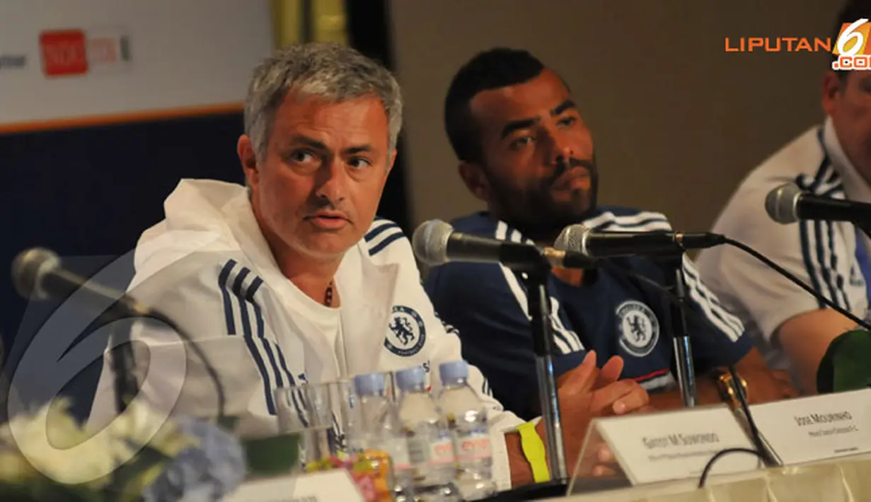 Sang manajer Mourinho berharap pasukannya tetap menampilkan permainan terbaiknya saat menghadapi tuan rumah tim BNI All-Star. (Liputan6.com/Helmi Fithriansyah)