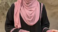 15 Model Abaya Arab Terbaru 2025, Tampil Syar'i, Stylish &amp; Modis