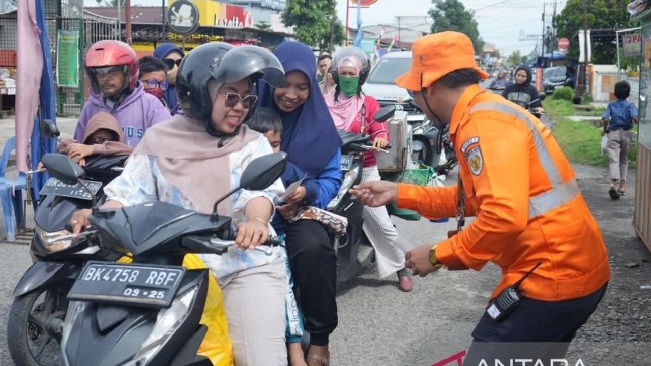 KAI dan Railfans Edukasi Warga Binjai Tingkatkan Keselamatan Perlintasan Sebidang