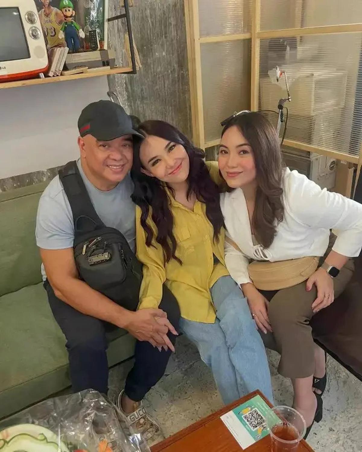 Sosok Ayah Amanda Manopo, Ramon Gauna Lugue yang Bikin Haru saat Dampingi Putrinya Menikah
