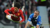 Manchester United banyak mendatangkan pemain asal Liga Belanda musim 2022/2023 ini. Tercatat, 3 pemain telah resmi berbaju Setan Merah, termasuk yang teranyar adalah Antony yang segera diresmikan kepindahannya dari Ajax Amsterdam. Dalam perjalanannya, tercatat ada 5 pemain yang menjadi rekrutan pertama MU yang berasal dari Liga Belanda. Mau tahu siapa saja? Simak uraiannya berikut ini. (AFP/Andrew Yates)